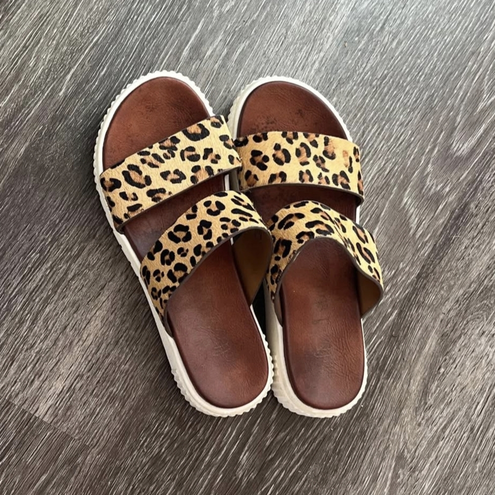 Altar'd State Leopard Platform Wedge Sandals Women's Size 7
